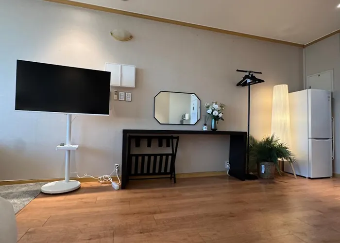 Urban Hongdae Apartment *